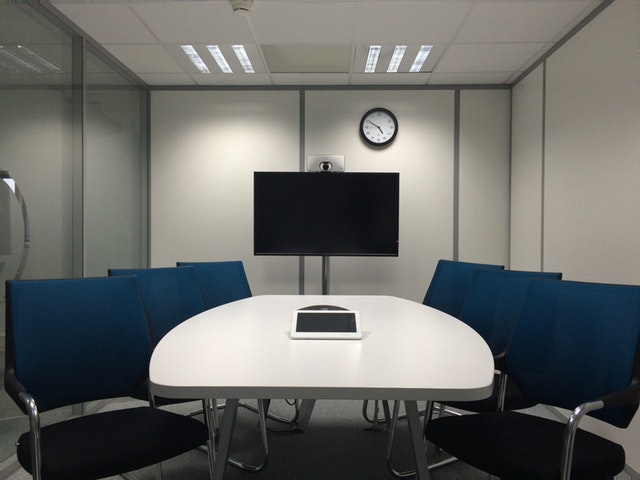 chairs-conference-room-corporate-indoors-236730.jpg