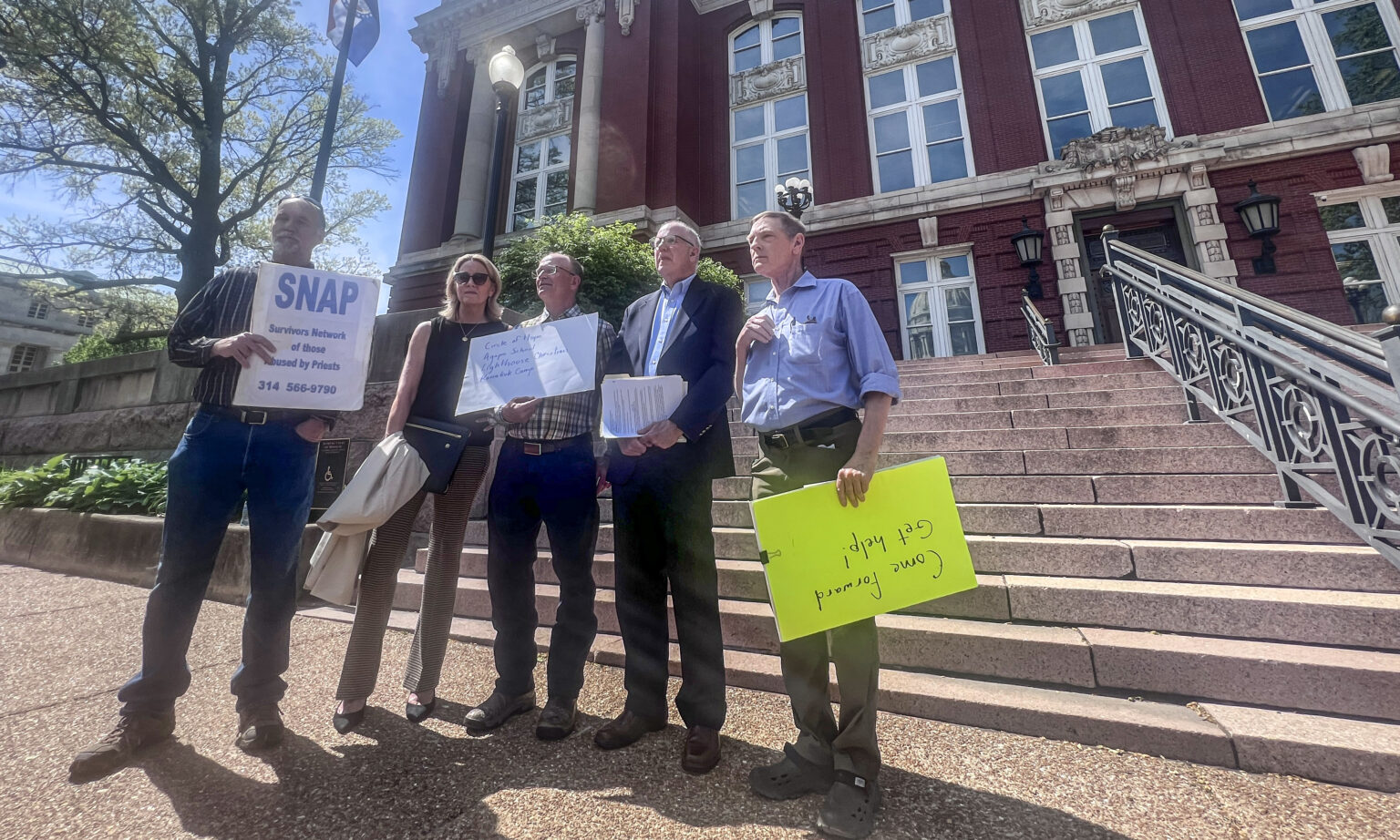 group outside jeff city